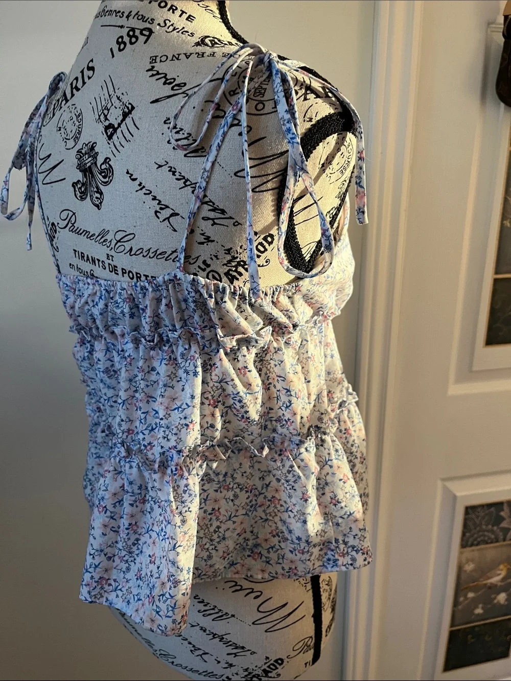 💗Floral Tie-Shoulder Ruffle Cami Top - White/Blue/Pink - Picture 4 of 8